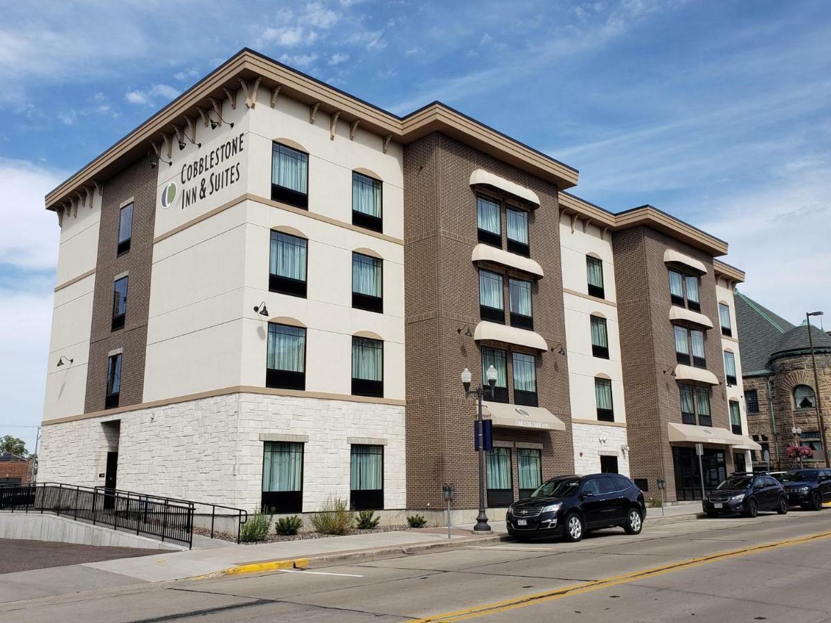 Cobblestone & - Menomonie/uw-stout